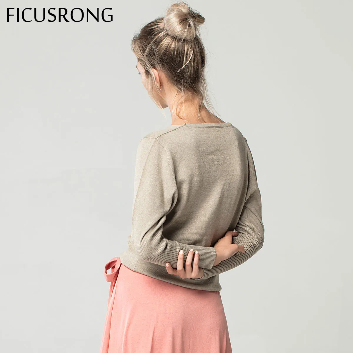 Günstige Frühling Herbst Damen V ausschnitt Kaschmir Pullover Lose Mode Plus Größe 4XL Solide frauen Wolle Fledermaus Pullover Pullover FICUSRONG