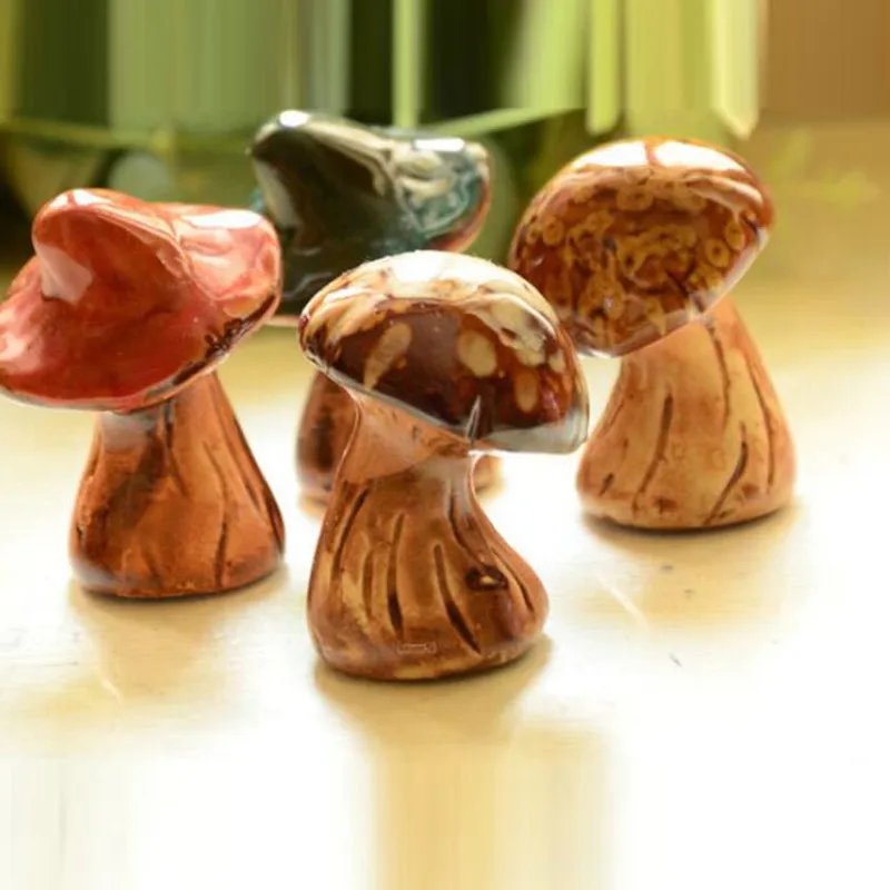 

Pastoral Fairy Garden Decoration Creative Ceramic Small Mushroom Decoration Ornaments Mini Unique Home Decor Miniatura Craft