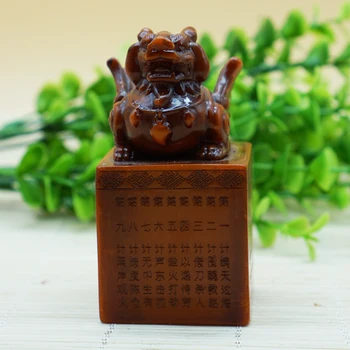 

Natural Shoushan stone, (Tian Huang color)Apsaras brave troops, calligraphy and painting seal cutting seal