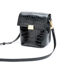 2019 new crossbody bag leather wide shoulder strap small bucket bag crocodile pattern leather handbag 2019 new crossbody bag leather wide shoulder strap small bucket bag crocodile pattern leather handbag