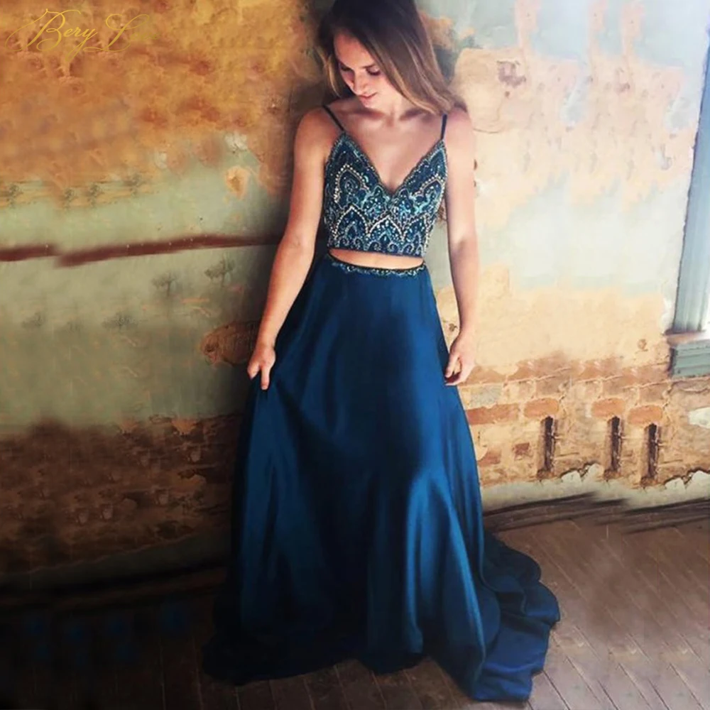BeryLove Двойка синее платье для выпускного вечера V вырез декольте украшен бисером атласное вечернее платье стилей на тонких бретельках длинное официальное вечернее платья