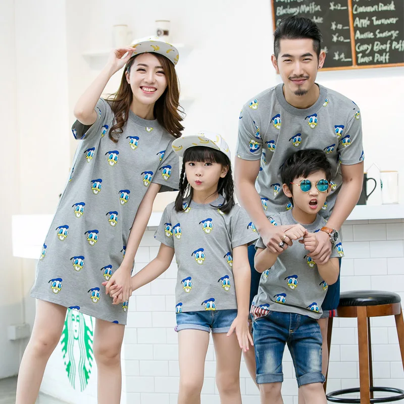 

2017 summer mother father baby clothes kids cartoon t-shirts women dress mother son outfits father and son clothes mae e filha