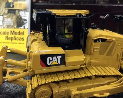 Гусеница Cat D7E Тип трактора 1/50 металлическая модель 85224 от бренд Diecast Masters