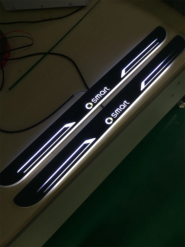 Customized 4PCS Moving LED Welcome Pedal Car Scuff Plate Pedal Threshold Door Sill Pathway Light For Toyota Camry 2009