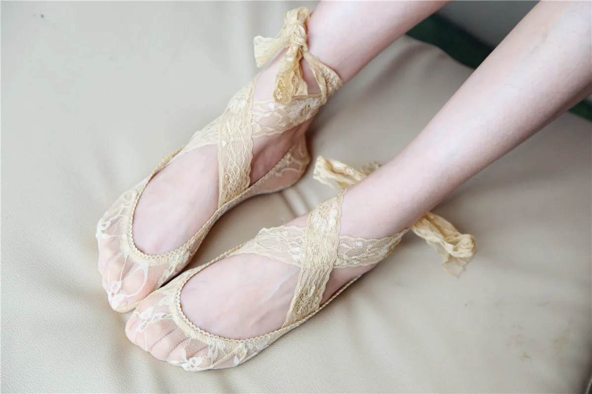 Женские кружевные Нескользящие невидимые носки с поясом в стиле Харадзюку, милые винтажные Ретро Короткие женские белые летние носки принцессы