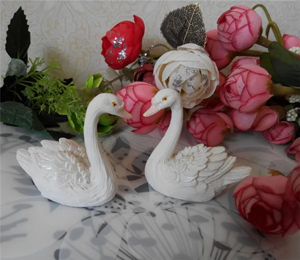 Beautiful Swan Pvc Resin Toys Party Decoration gift - 1