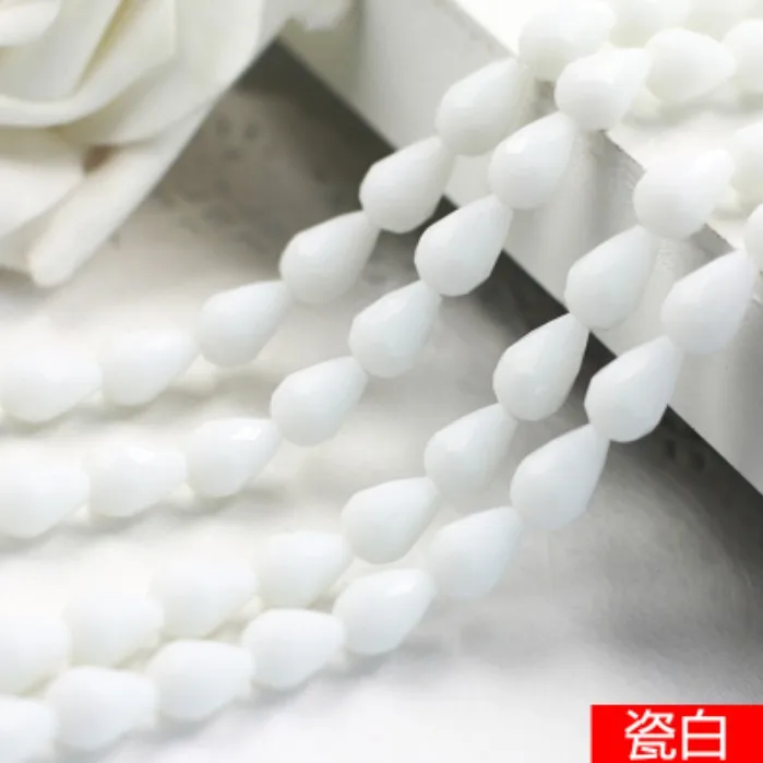 瓷白
