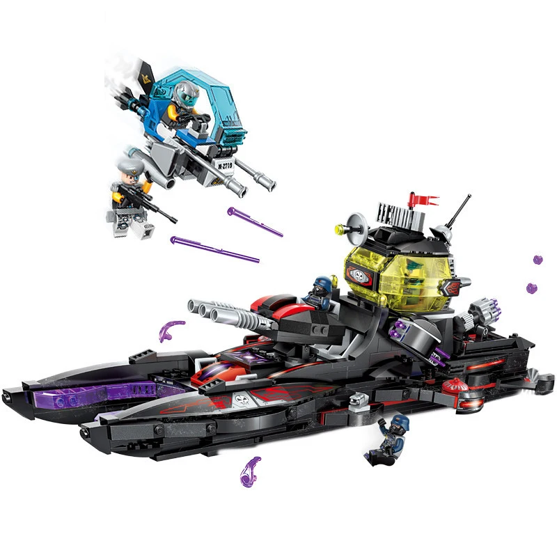 

675pcs Children's educational building blocks toy Compatible Legoings city Technology era black shark cruiser ship figures Brick