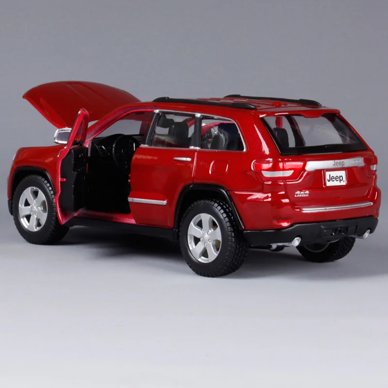 Maisto 1:24 Jeep Grand Cherokee SUV литая модель Модель автомобиля игрушки Новый в коробке