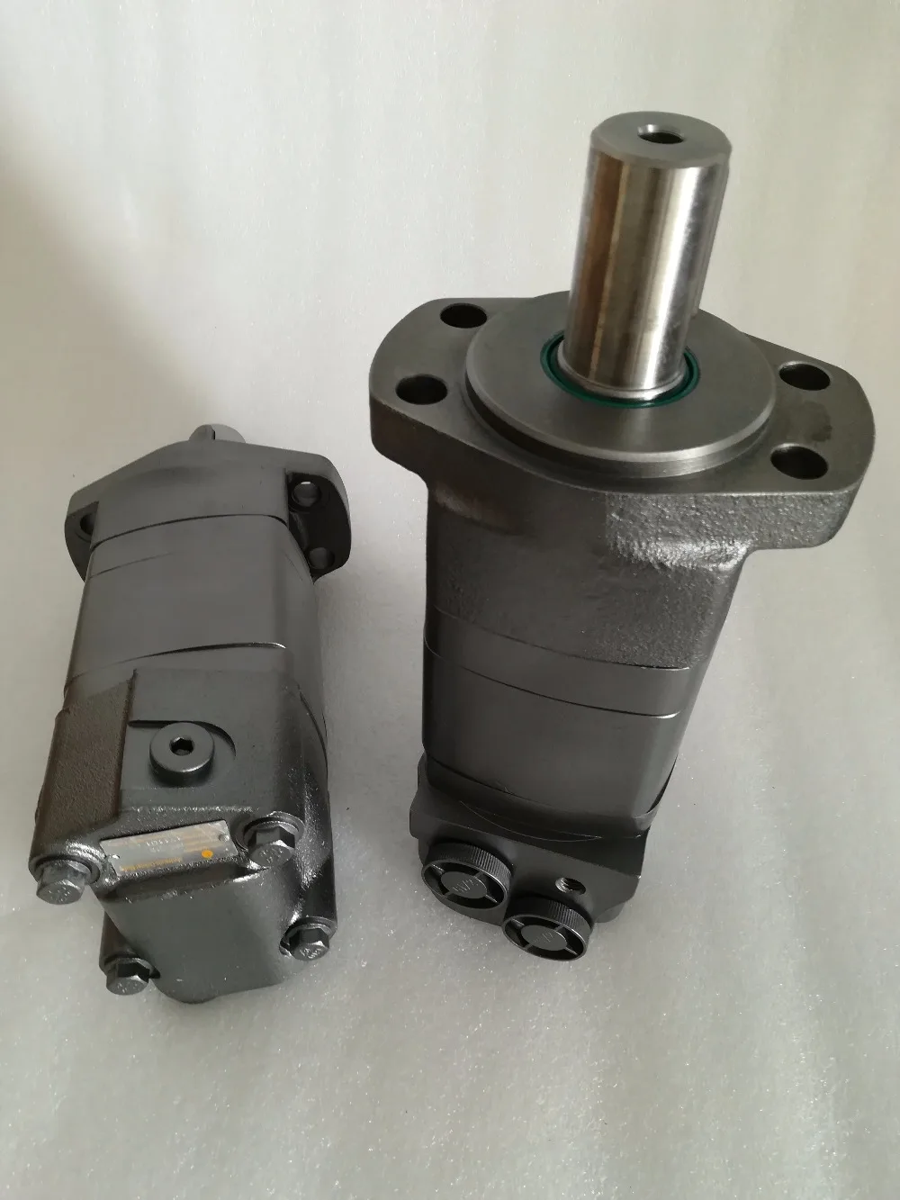 2000 series Hydraulic Geroler Spool Valve Motor 104 1374 006 BOLT 4 Flange 106.4Tool Parts