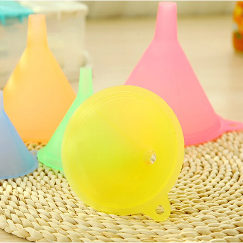 

5 PCS Colorful Plastic Funnel Small Medium Large Variety Liquid Oil Kitchen Set Funnel Small Medium Liquid Oil Large Variety Kit