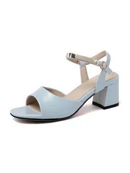 

In the summer of 2019, the new product is thick with the square head buckle with sandals female 31-33