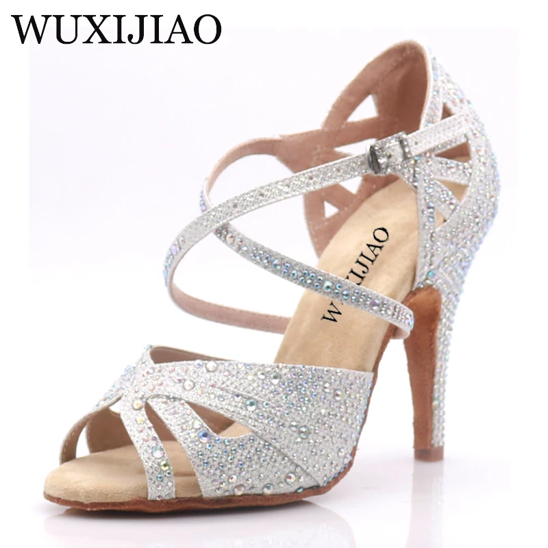 Kopen WUXIJIAO hot Zwart en wit flash doek vrouwen Latin dansschoenen Ballroom dansschoenen Partij Vierkante dansschoenen zachte hak 7.5 cm