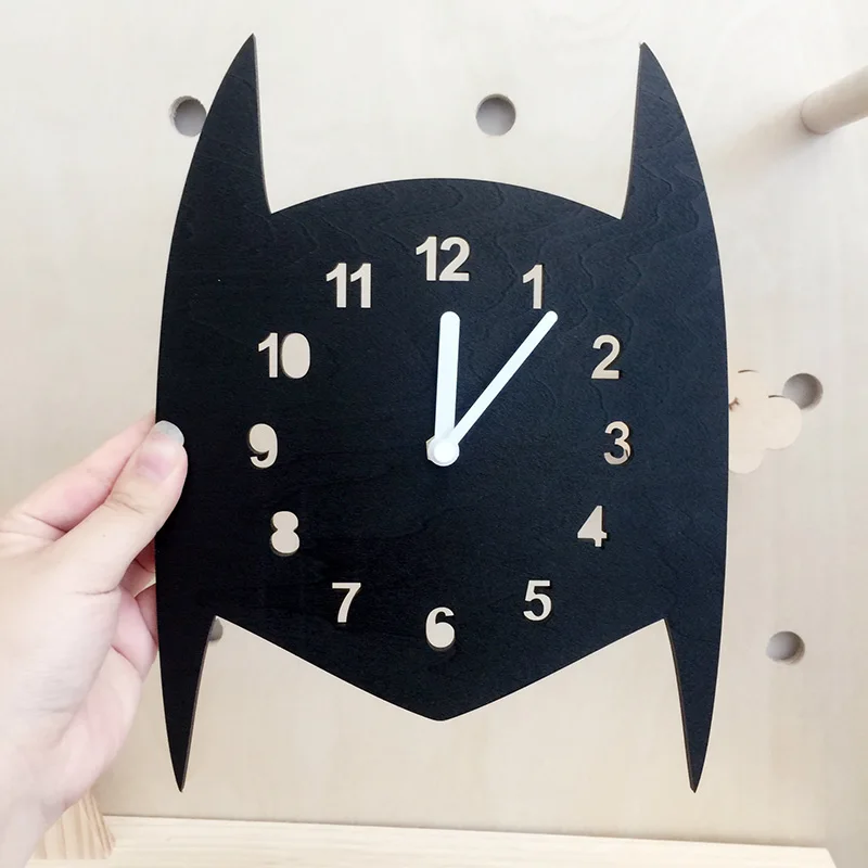 Детские декоративные часы INS в скандинавском стиле Бэтмен Корона настенные деревянные, подвесные модель часов детская комната украшение дома - Цвет: batman