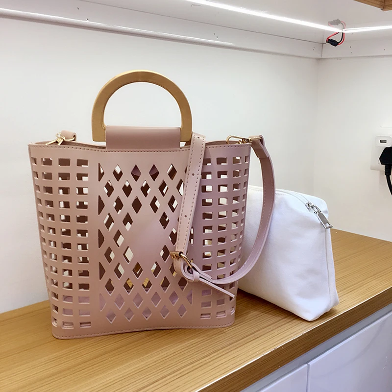 

Women Handbags Famous Brands Hollow Out Beach Bag for Ladies Bolsa Feminina female tote bags PU leather shoulder bag Purse 585