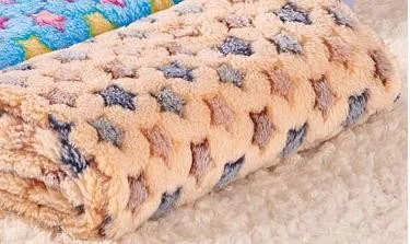 1PC Free Shipping Soft Fleece Pet Dog Blanket Cat Mat Cover Small Medium Large Towl Puppy Travel Air Conditioning Blanket