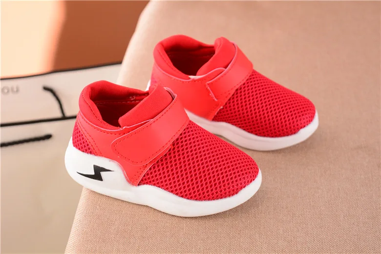 Осенняя модная обувь для маленьких мальчиков и девочек, Высококачественная обувь с мягкой подошвой для новорожденных, спортивная обувь для малышей - Цвет: Красный