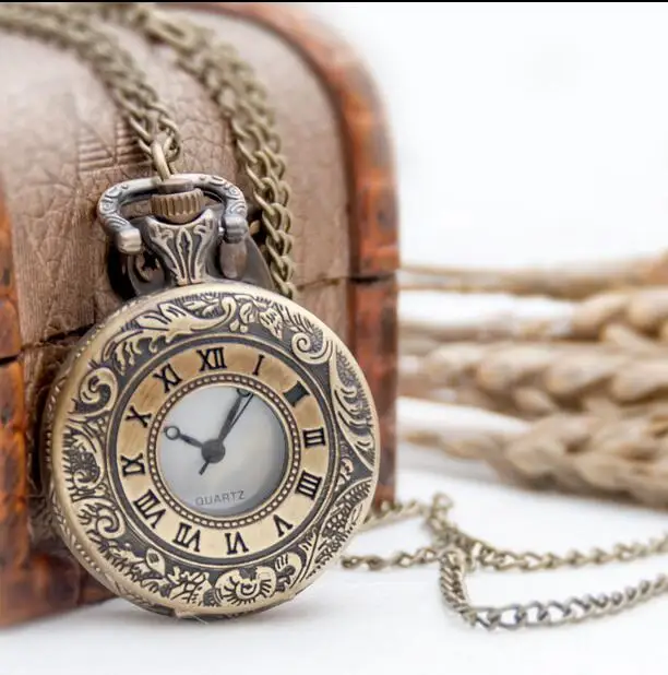 

New Fashion quartz Bronze antiques Roman numerals Hollow out pendant Necklace pocket watches gift