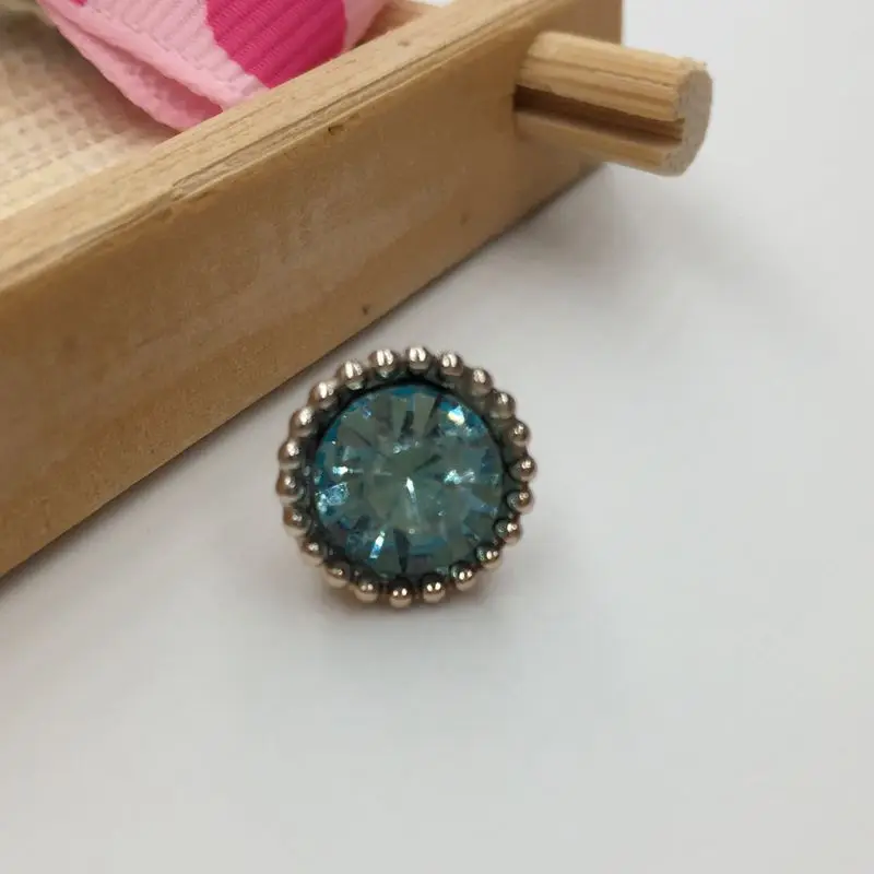 Free shipping light blue diamond crystal decorative buttons sweater