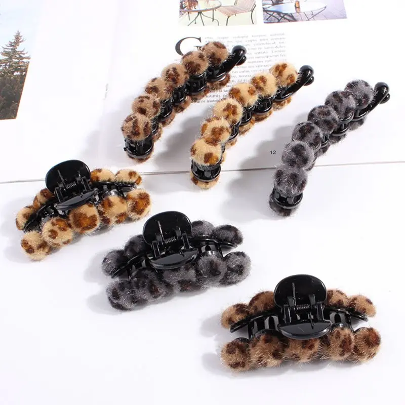 

Women Retro Cute Leopard Pompom Banana Clips Fluffy Ball Hair Claw Grab Non-Slip Teeth Hairpin Ponytail Holder Styling Barrettes