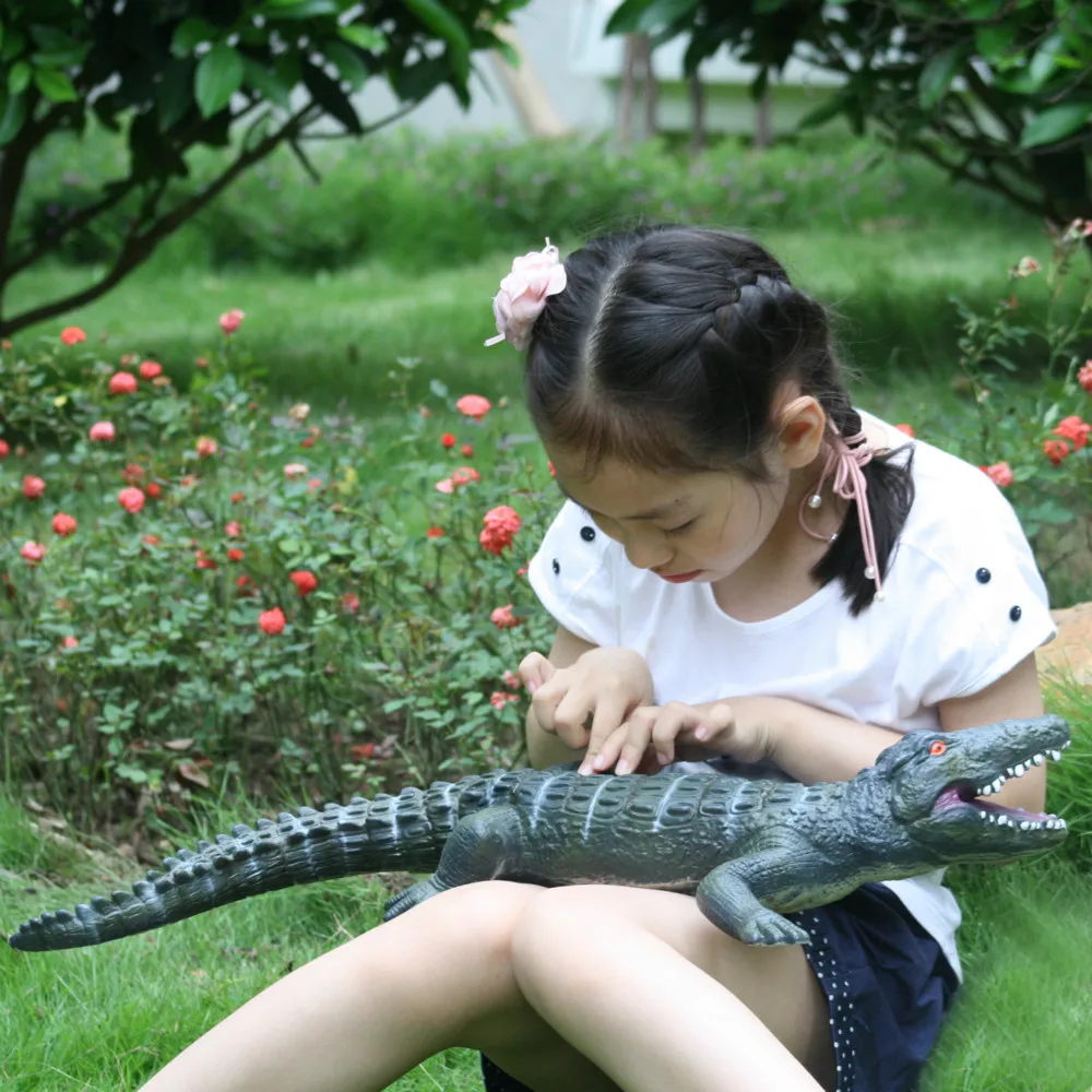 

Huang Cheng Toys 24 Inch Crocodile Ocean Animal Creature Figure PVC Stuffed with Cotton Soft Touch Kid Toys Garden Decoration