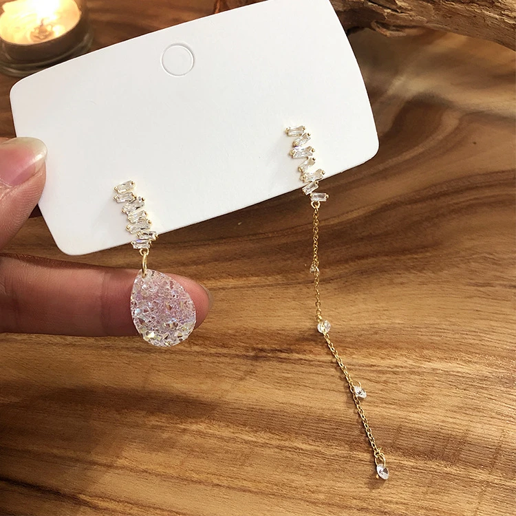 AOMU, корейская мода, асимметричные Блестящие кристаллы в виде капли, циркониевое длинное металлическое ожерелье, Висячие серьги для женщин, вечерние, подарки