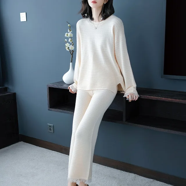 Special Offers Autumn Winter Women's Pant suits New loose pullover sweater+Wide-leg Pants Knit Suit Fashionable Two-piece Suit Women's Sets Special Offers Autumn Winter Women's Pant suits New loose pullover sweater+Wide-leg Pants Knit Suit Fashionable Two-piece Suit Women's Sets