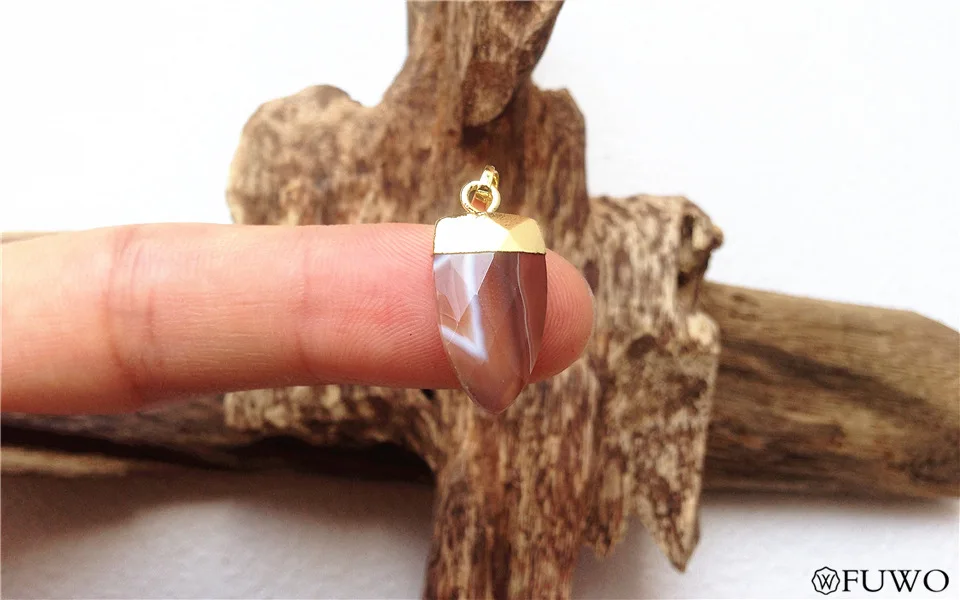 Red Agate Horn Pendant 9