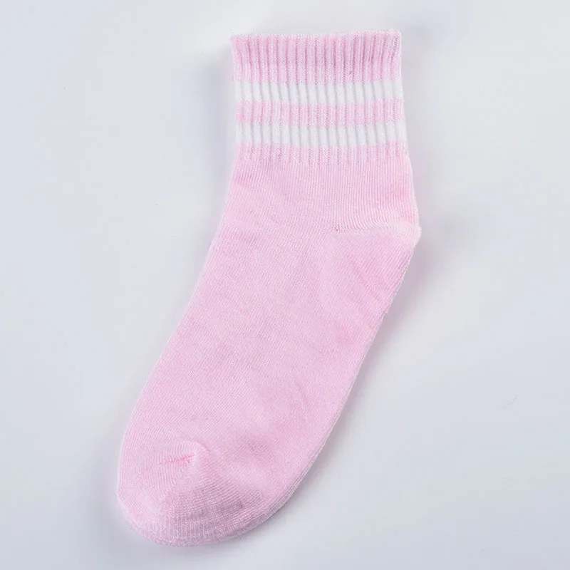 A pink 5 пар/лот Для женщин Носки для девочек модные милые Карамельный Цвет Полосатый пары короткие носки удобные мягкие носки Meias Calcetines размеры 35–43 - Цвет: A pink