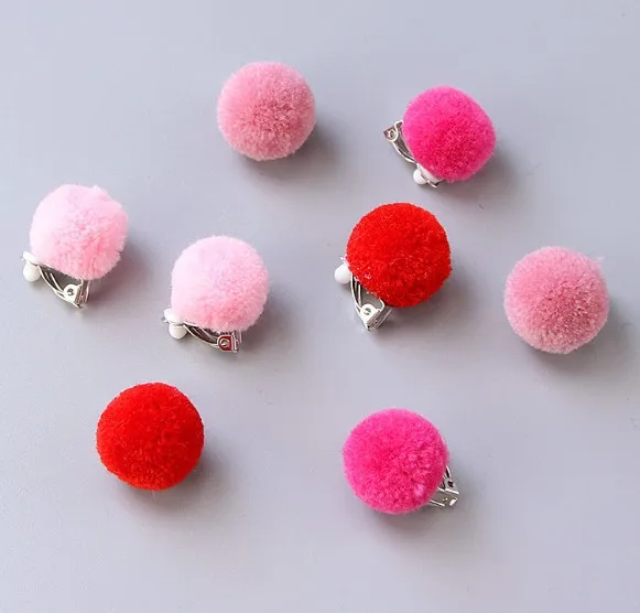 

2 PCS Kids Earrings Clip Plush Ball Children Ear Clip Girls No Pierced Female Princess Student Girl Earrings Jewelry Lovely