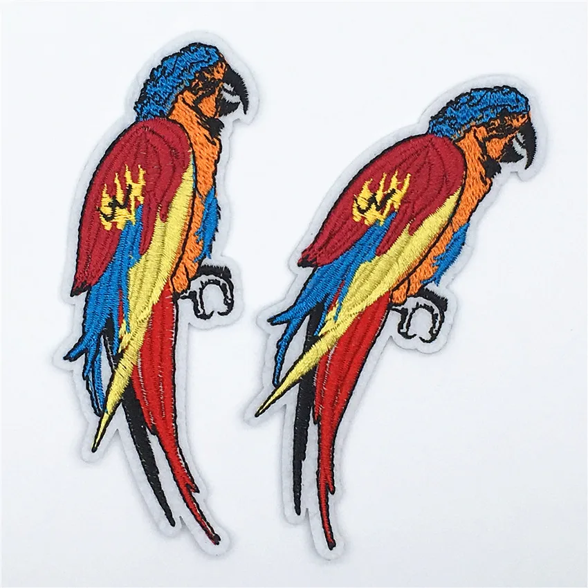 

1PC Cute Embroidered Parrot Patch Iron on Patches for Clothes DIY Jacket Jeans Stickers Lifelike Bird Appliques Accessories