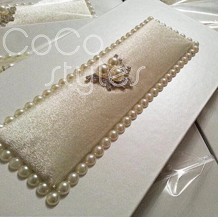  Cocostyles custom elegant rectangle velvet invitation card with pearl brooch for royal wedding part - 32864921090