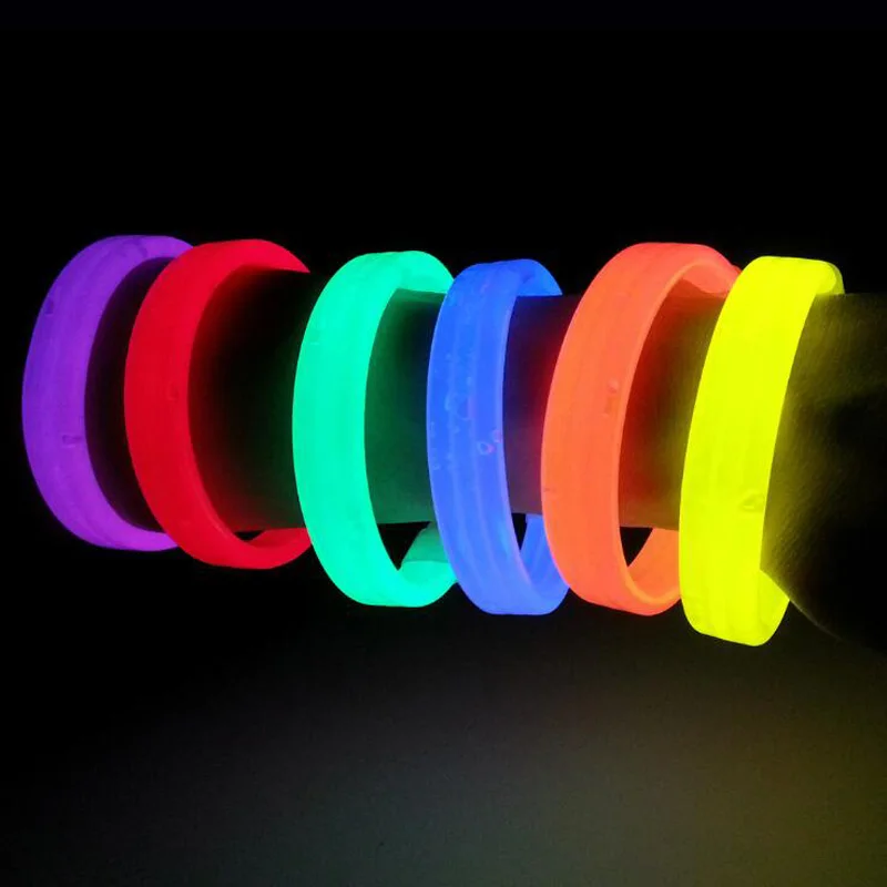 

10Pcs/lot New light stick toy bracelet glow bracelet fluorescent night run cheer props children adult toys