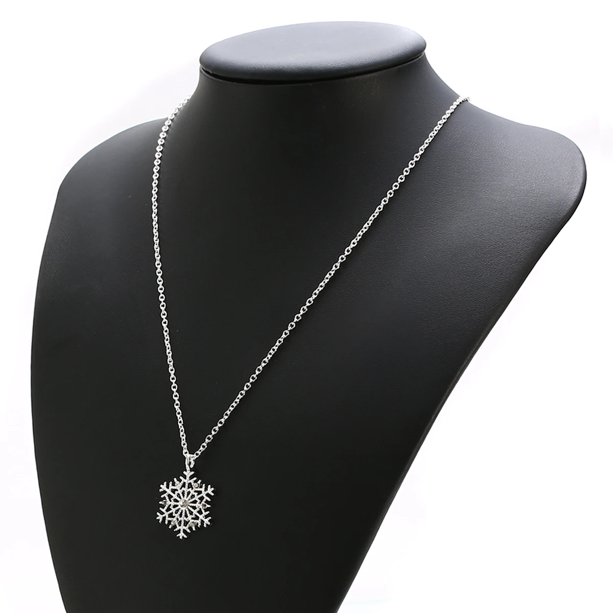 New Year Christmas Gift Fashion Luxury Silver Plated Snowflake Necklace Pendants Snow Flower Chain Necklace Jewelry for Women