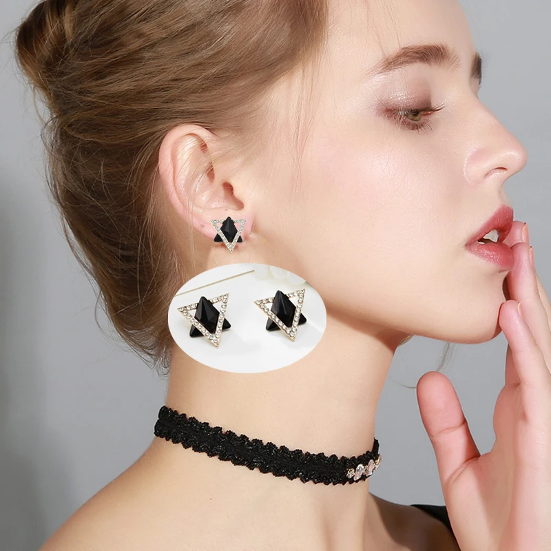 

Temperament Elegant Korean Minimalist Jewelry Crystal Rhinestone Stud Earrings Triangle Geometric Earrings Trendy Simple Brincos