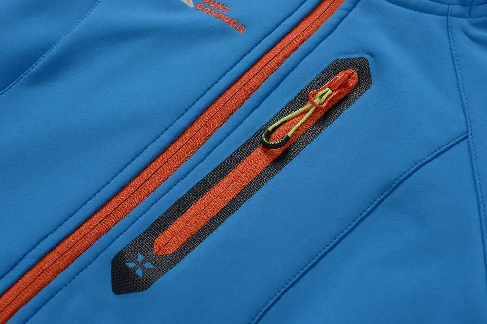 Крепление покорить Для женщин Пеший Туризм Куртка Softshell Открытый спорт отдых для верховой езды ветрозащитный Водонепроницаемый утолщаются теплые мягкие пальто