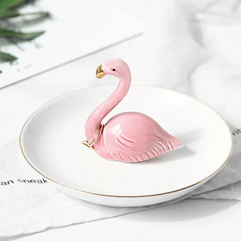 Small Flamingo Unicorn Pineapple Decorative Dish Plate Porcelain Jewelry Dish Necklace Ring Tray Storage Trinket Vanity Dish - Цвет: white pink Flamingo