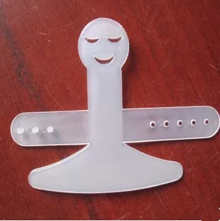 

2 Pcs Retail Kitchen Tools Cut Vegetables Safety Finger Protector Easy Operation Kitchen Gifts