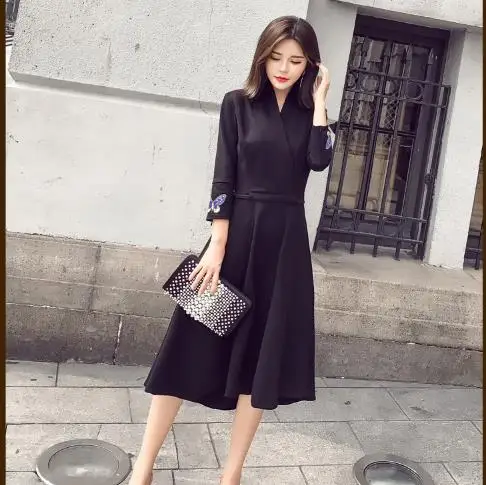 

Vintage 2018 Elegant A Line Women Dress Long V-Neck Collar Full Sleeve Ladies Dresses Korean Style Work Femme Vestidos Q843