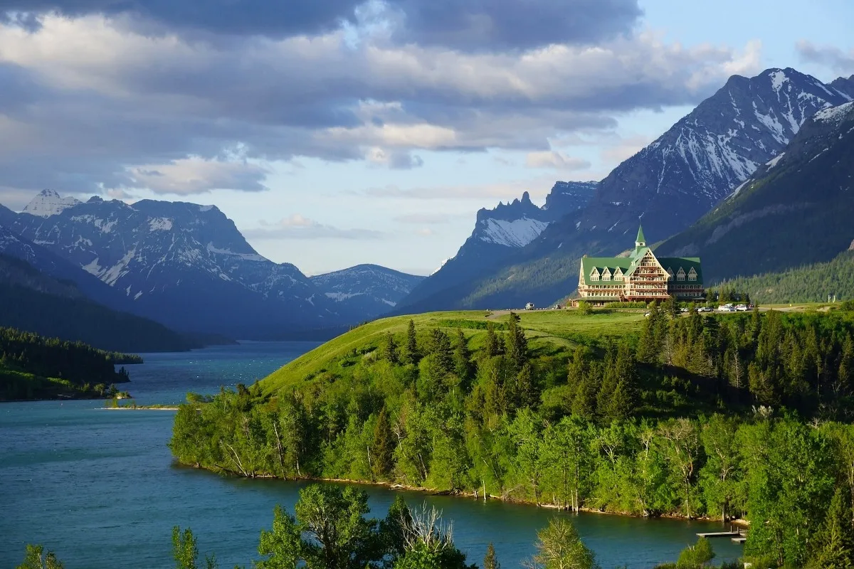 Тканевый постер на заказ (рамка в наличии) Национальный парк Waterton Lake Альберта