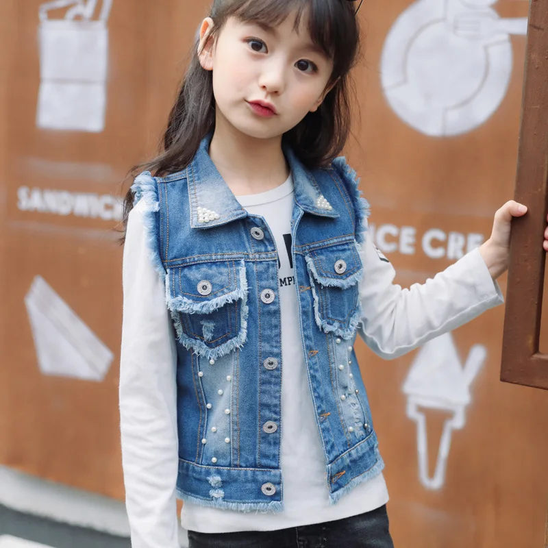 Детская одежда для девочек Демисезонный джинсовый жилет куртки пальто жемчуг без рукавов для малышей Жилет для девочек верхняя одежда пальто DQ969