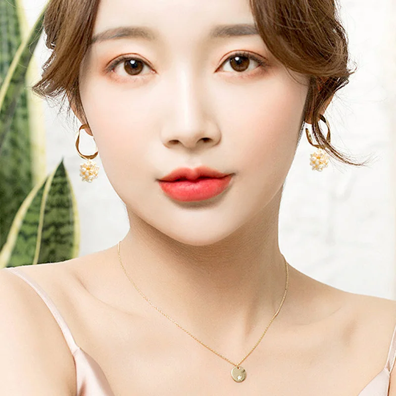 

New 2019 Natural White Freshwater Pearl Drop Earring Cluster Small Pearls Gold Hook Dangle Earrings for Women Jewelry Bijoux