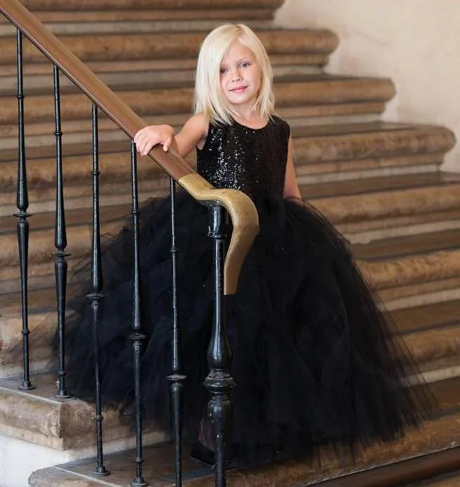 Zwarte Formele Slijtage Kids Pageant Jurken Tulle Sheer Puffy Tulle Pailletten Top Bloem Meisje Jurken Birthday Party Jurken Zwarte Formele Slijtage Kids Pageant Jurken Tulle Sheer Puffy Tulle Pailletten Top Bloem Meisje Jurken Birthday Party Jurken