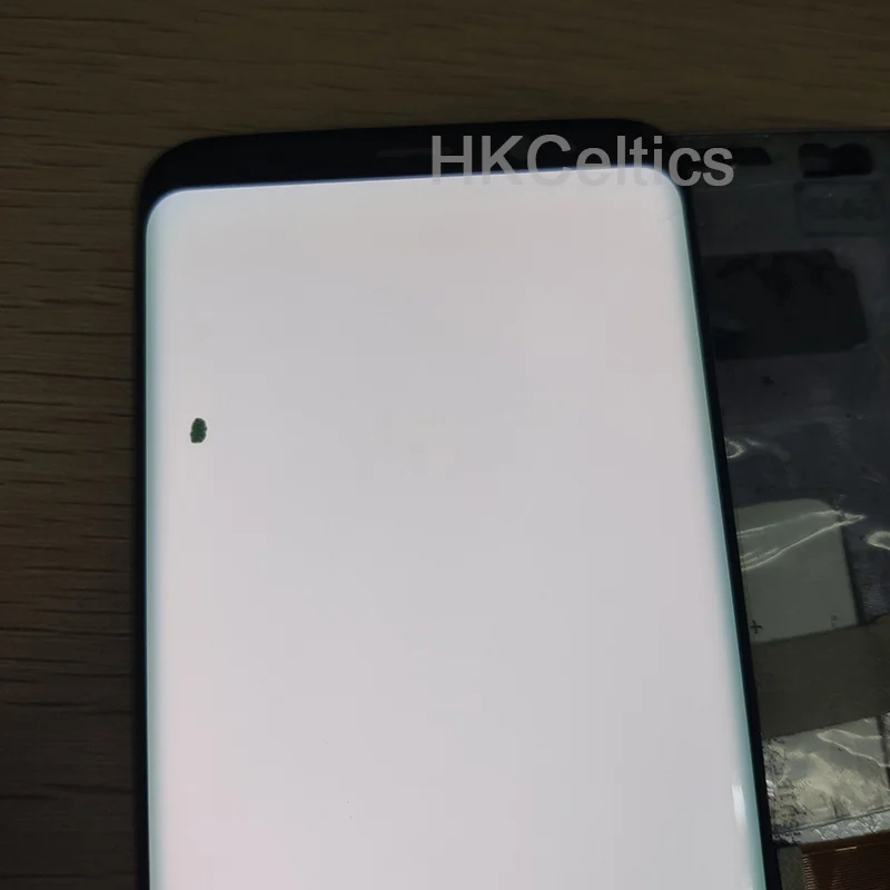 Samsung-s8-plus-lcd-with-spot-on-the-middle-of-screen-(2)