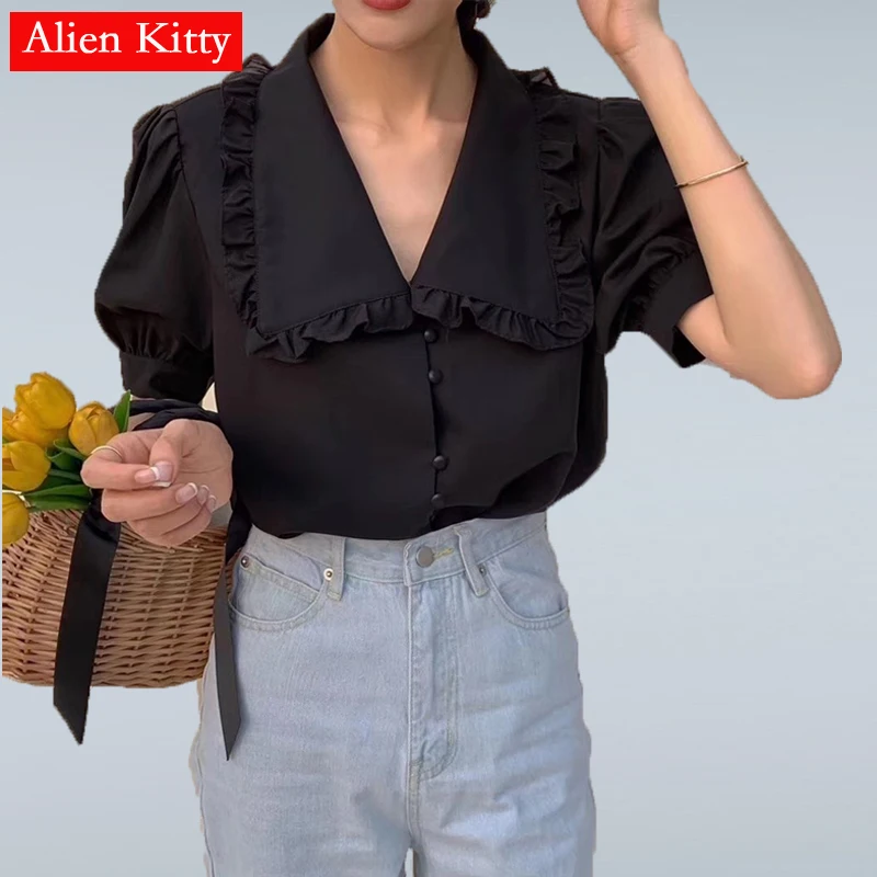 الغريبة كيتي 2019 الربيع الكشكشة الحلو كسول نمط الدانتيل يصل الصلبة بسيطة الطازجة شحن عارضة فضفاضة أنيقة الخامس الرقبة الأسود الإناث قميص
