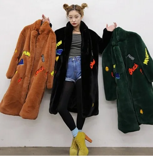 Стильное контрастное цветное пушистое пальто из искусственного меха высокого качества для женщин с отворотом из искусственного лисьего меха, Короткие пальто, теплая верхняя одежда, 2 цвета