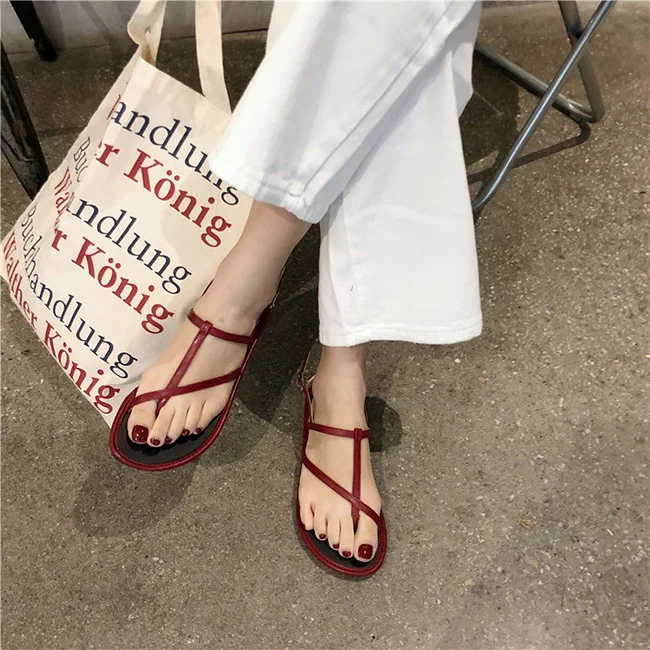 

MONMOIRA Narrow Band Gladiator Sandals Women Open Toe Flat Sandals Women Solid Summer Beach Sandals Women SWC0432