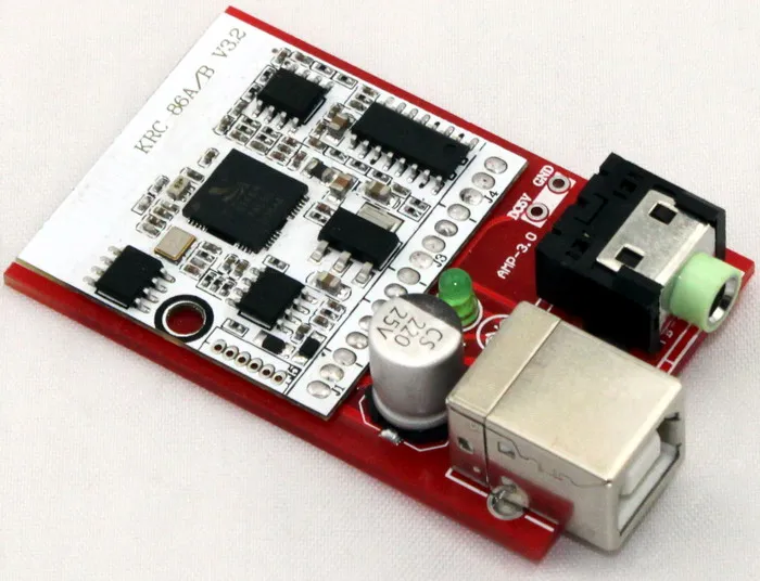 USB-powered Bluetooth 3.2 Bluetooth receiver board receives input from the 15 m