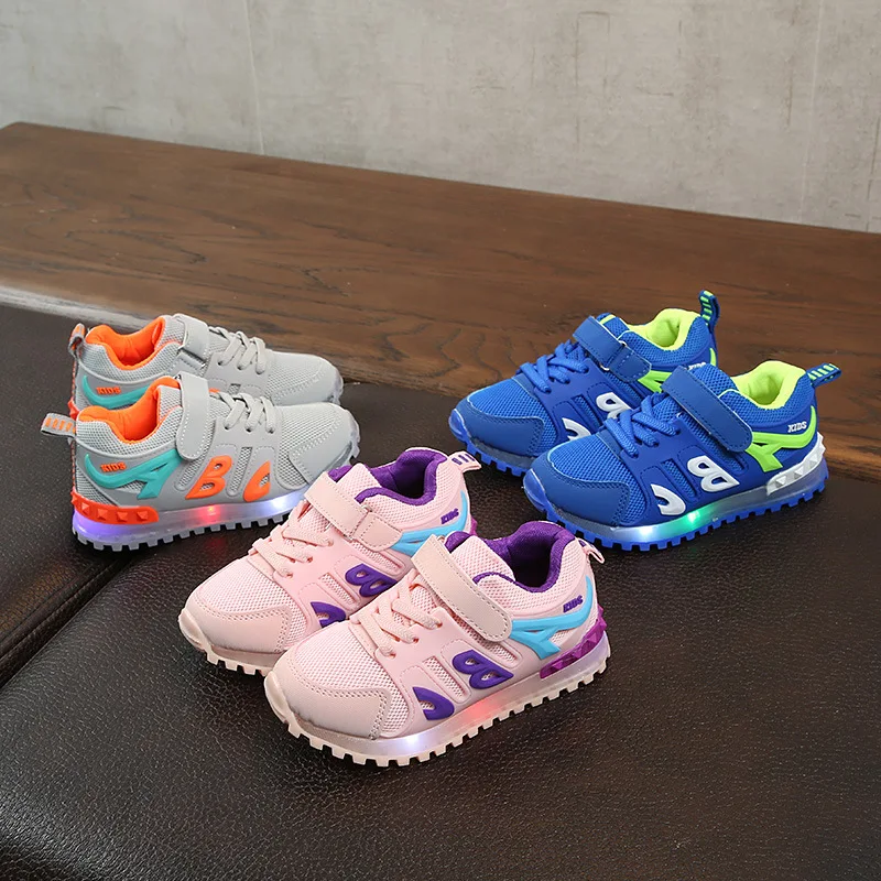 

2019 Children Luminous Shoes Boys Girls Sport Running Shoes Baby Flashing Lights Sneakers Toddler Little Kid Led Casual Sneakers