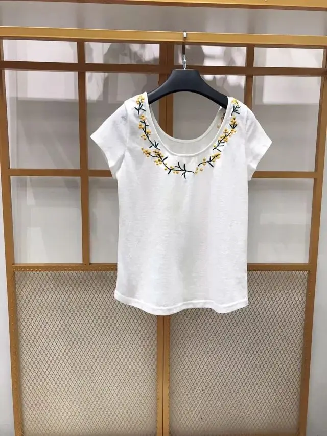 

Women T-shirt 2019 New French Small Fresh Back U-Flower Embroidered T-Shirt